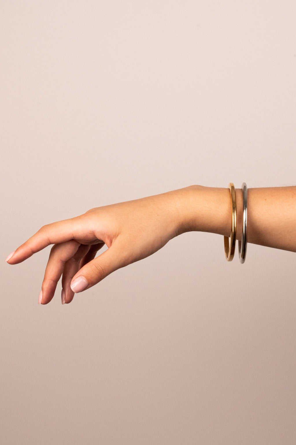 Paros - Jonc Doré ou Argenté Bracelet