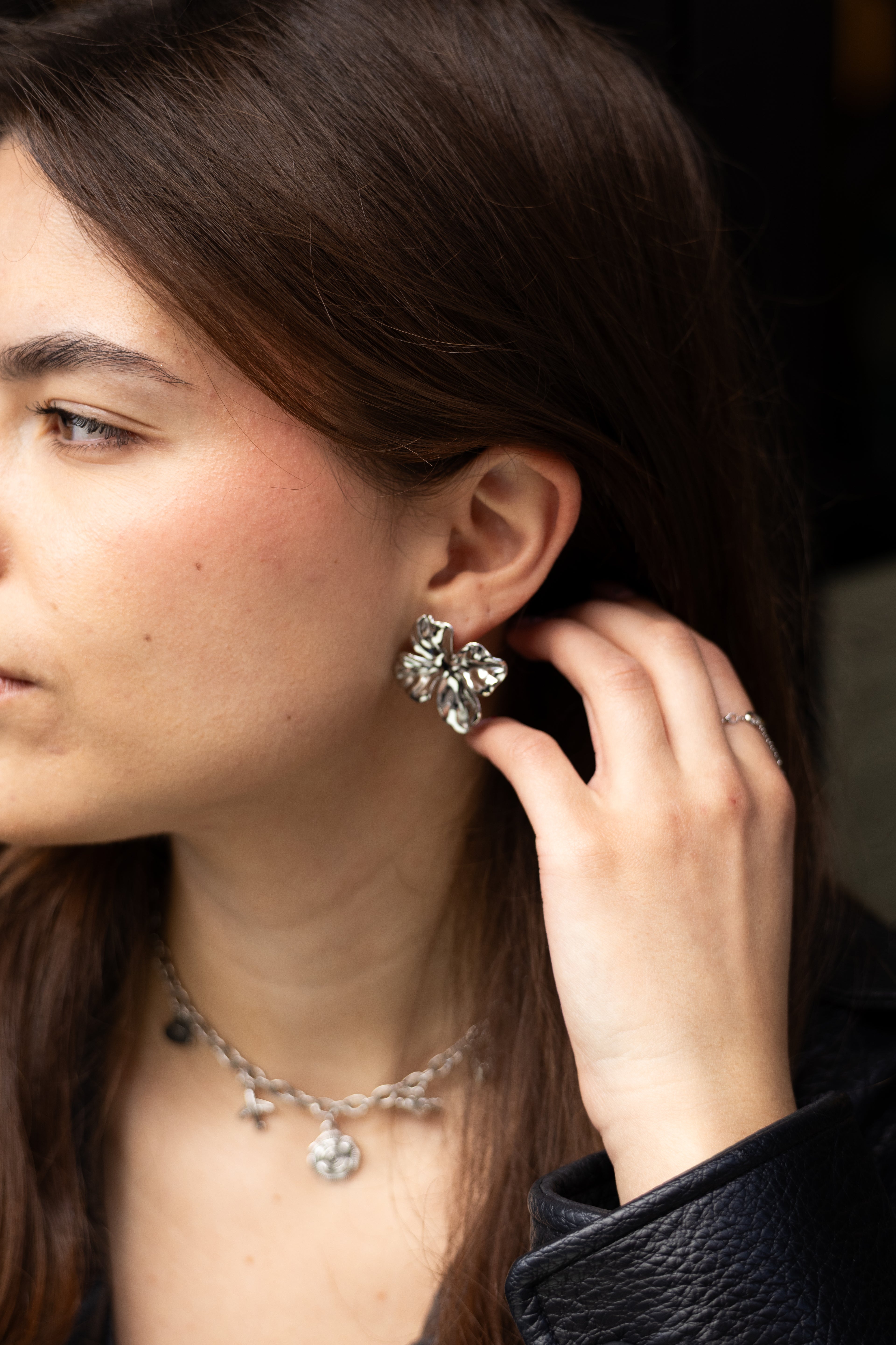 Lilia - Boucles Fleur Doré ou Argenté Boucle d'oreille