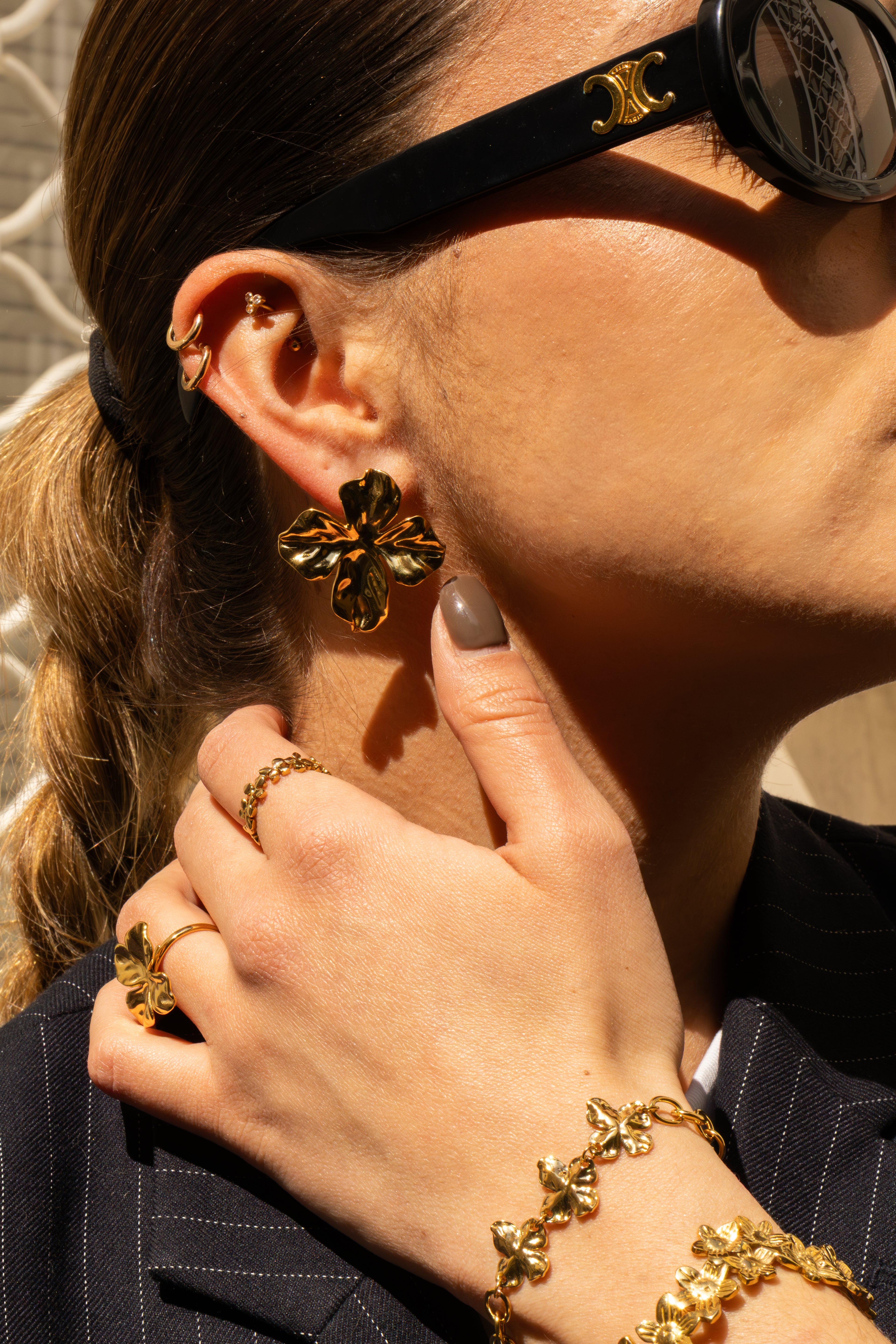 Lilia - Boucles Fleur Doré ou Argenté Boucle d'oreille