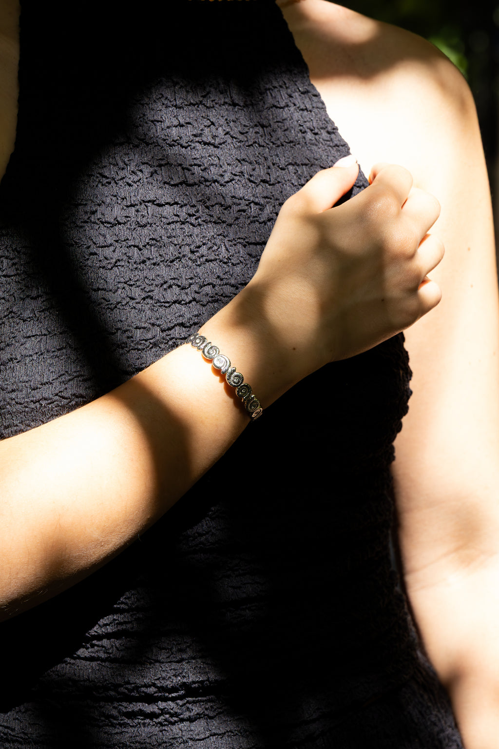 Tulum - Jonc Coquillage à Strass Doré ou Argenté Bracelet